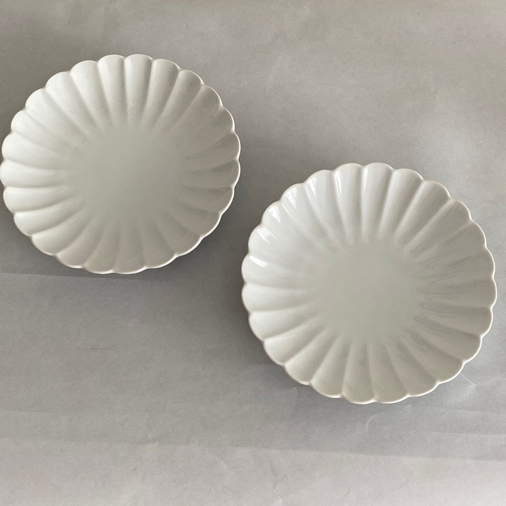 Neiman Marcus Lenox French Perle Scallop white plate dish salad dessert bread